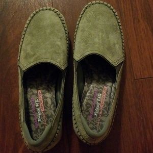 skechers alumni slip on